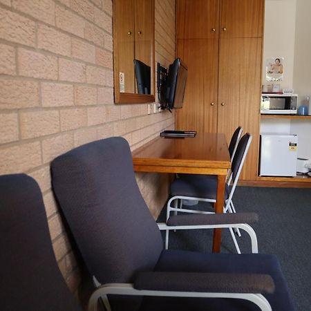 Golden Chain Aalana Motor Inn Cowra Exterior foto