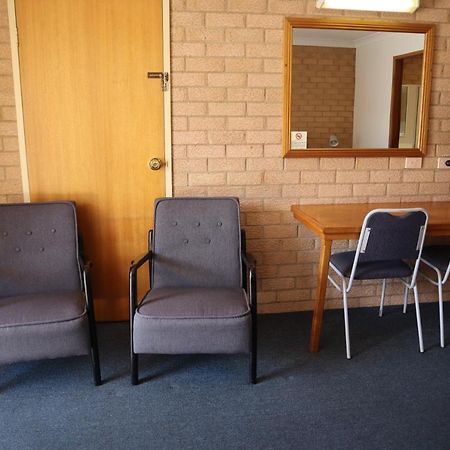Golden Chain Aalana Motor Inn Cowra Exterior foto