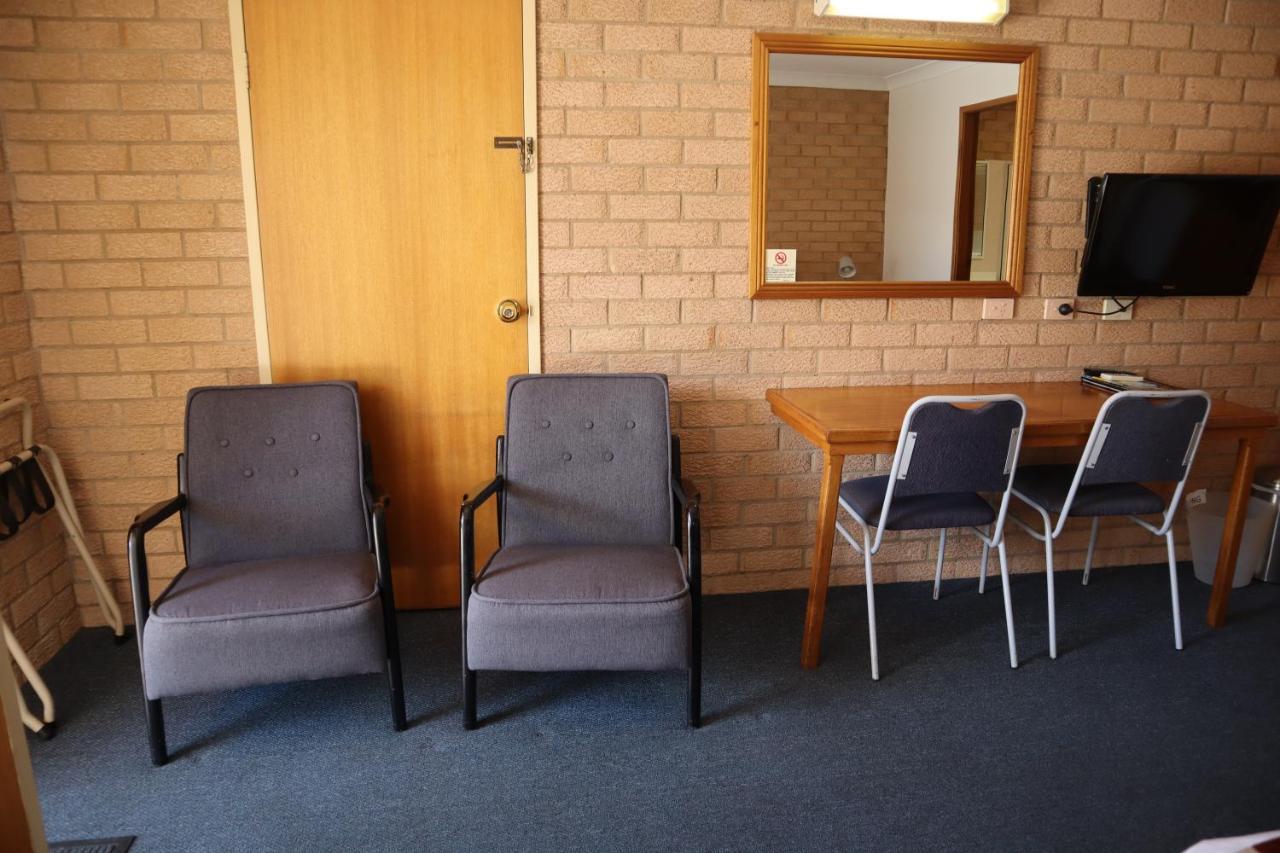 Golden Chain Aalana Motor Inn Cowra Exterior foto